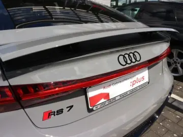 AUDI RS 7 Sportback ALLRADLENKUNG RS-DYNAMIKPAKET