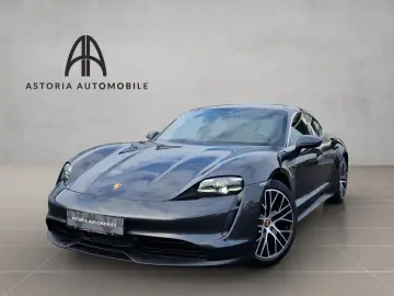PORSCHE Taycan 4S APPROVED Pano Vierradlen Massage PDLS