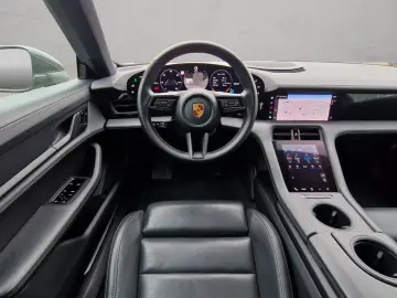 PORSCHE Taycan 4S APPROVED Pano Vierradlen Massage PDLS