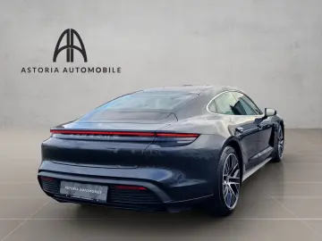 PORSCHE Taycan 4S APPROVED Pano Vierradlen Massage PDLS