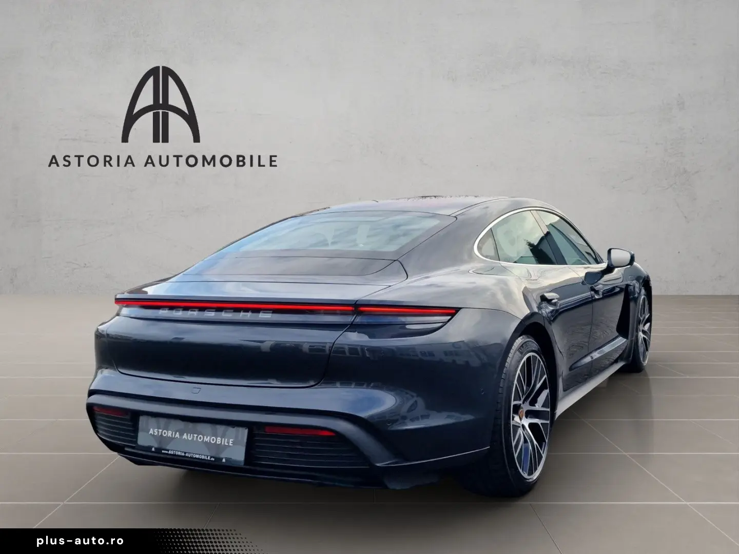 PORSCHE Taycan 4S APPROVED Pano Vierradlen Massage PDLS