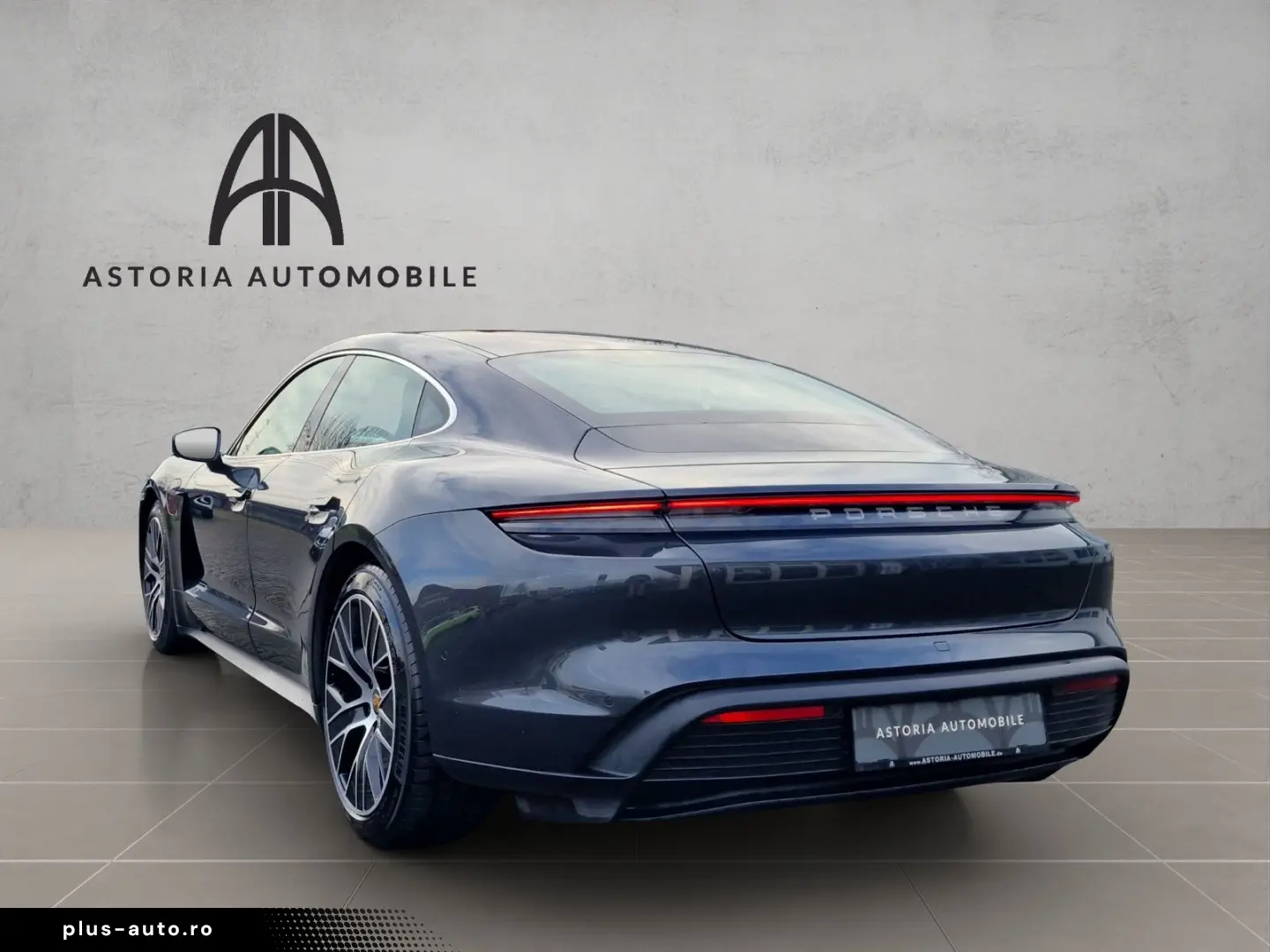 PORSCHE Taycan 4S APPROVED Pano Vierradlen Massage PDLS