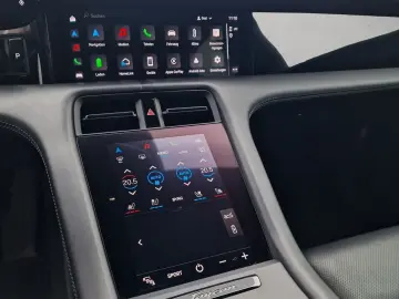 PORSCHE Taycan 4S APPROVED Pano Vierradlen Massage PDLS