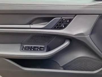 PORSCHE Taycan 4S APPROVED Pano Vierradlen Massage PDLS