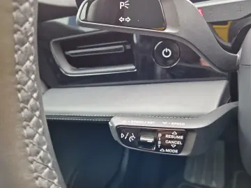 PORSCHE Taycan 4S APPROVED Pano Vierradlen Massage PDLS
