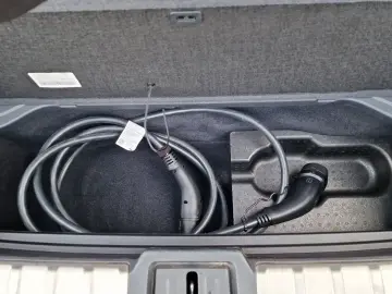 PORSCHE Taycan 4S APPROVED Pano Vierradlen Massage PDLS