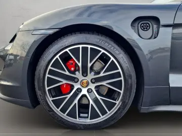PORSCHE Taycan 4S APPROVED Pano Vierradlen Massage PDLS