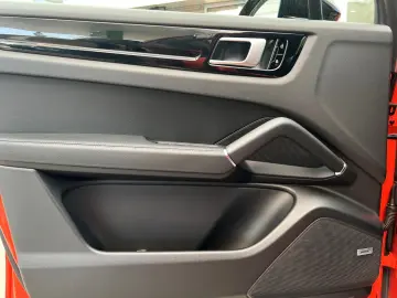 PORSCHE Cayenne V6 SPORT DESIGN BOSE PANO LED CAMERA