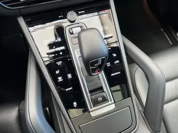 PORSCHE Cayenne V6 SPORT DESIGN BOSE PANO LED CAMERA
