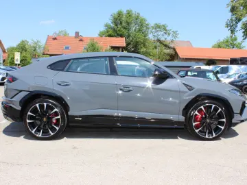 LAMBORGHINI Urus 4.0 V8 Sport