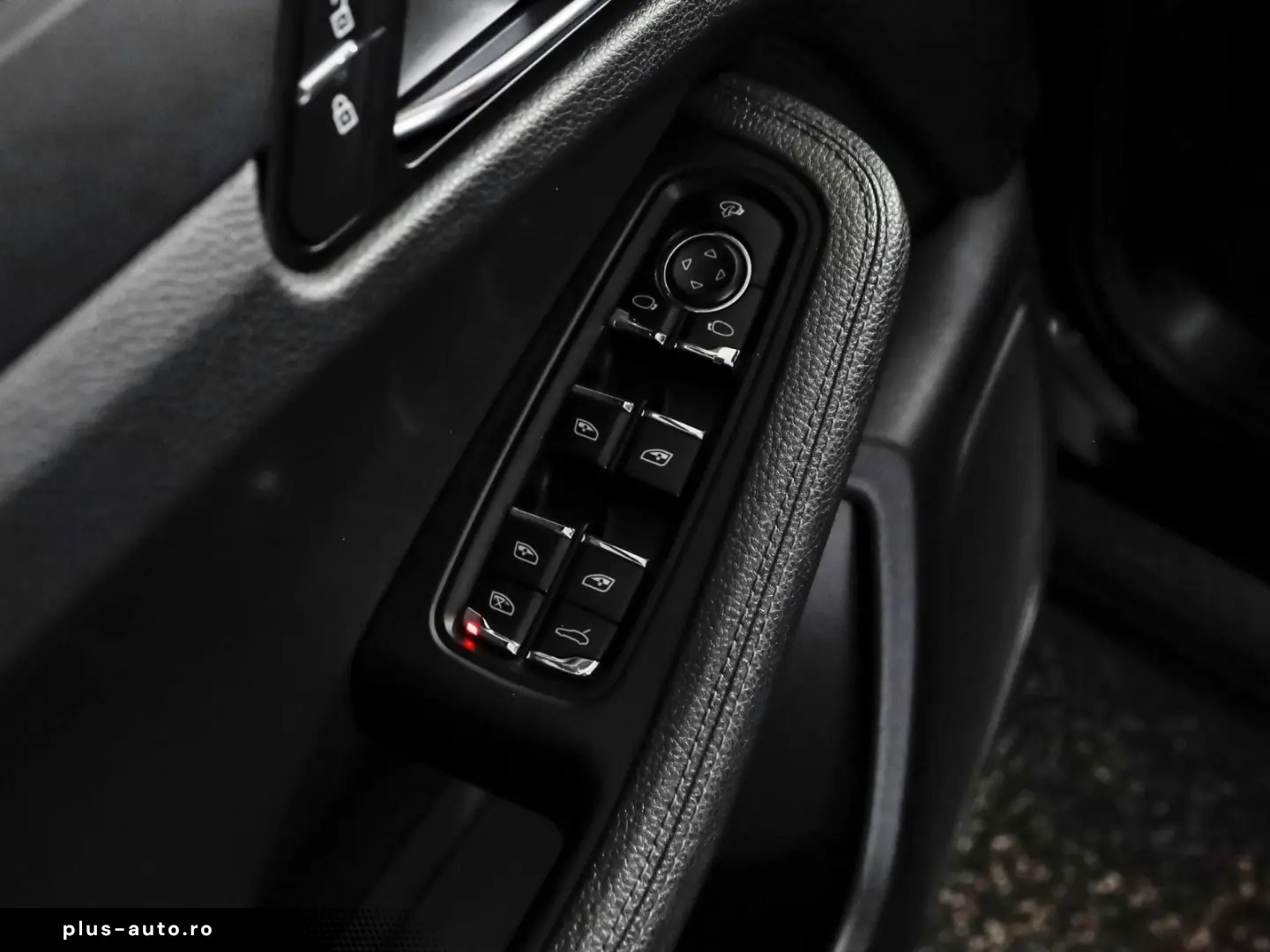 PORSCHE Macan   PANO-SPUR-CARPLAY-LED-STERNEHIMMEL-DAB