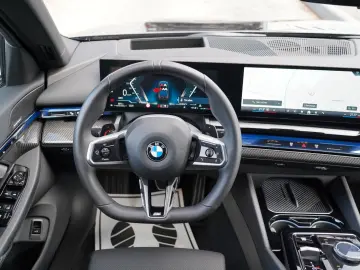 BMW 520d xDrive M Sport ICONIC CARBON 360 KEY HUD
