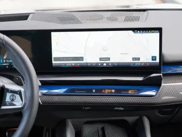 BMW 520d xDrive M Sport ICONIC CARBON 360 KEY HUD