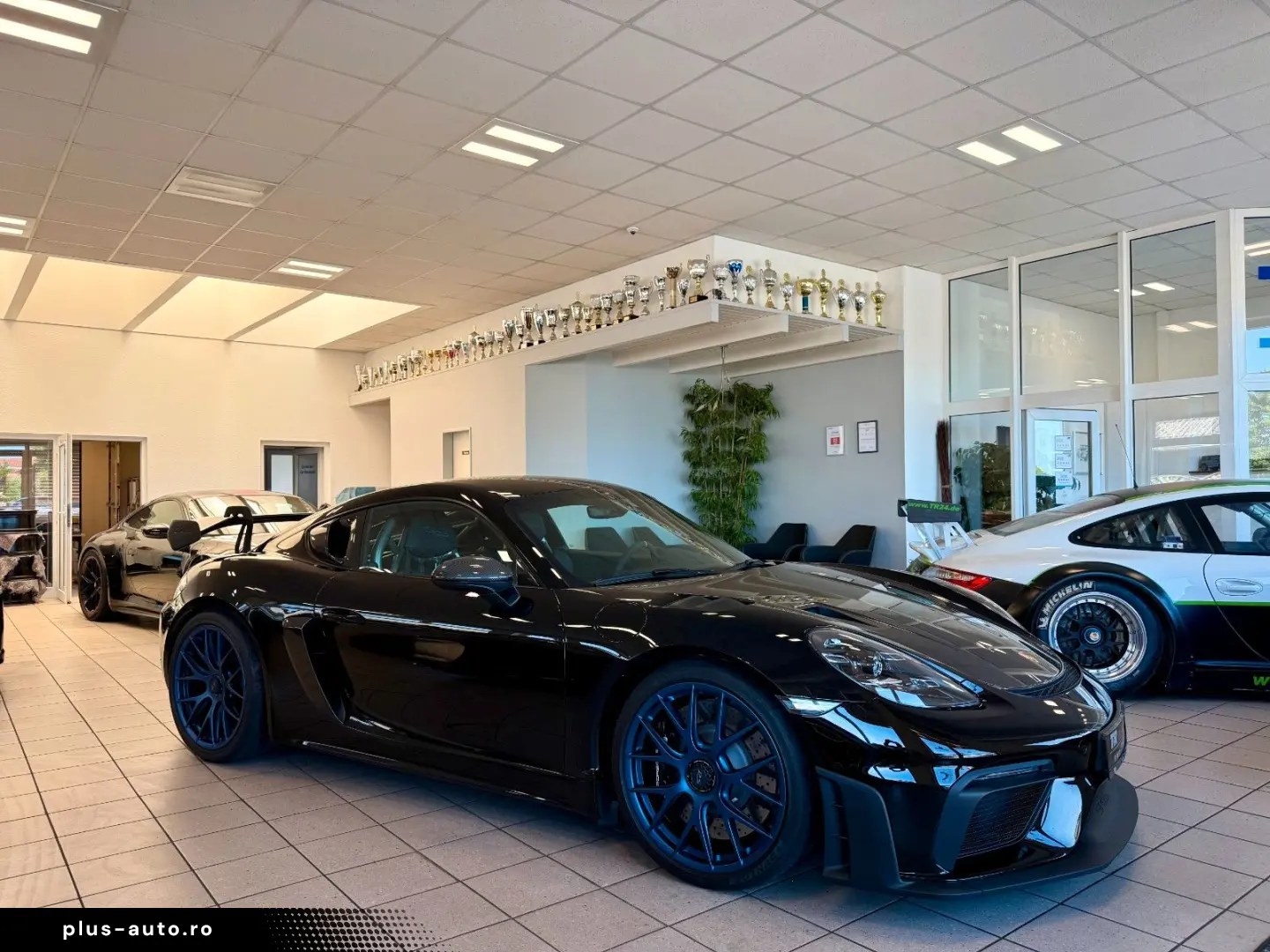 PORSCHE 718 Cayman GT4 RS Weissach   Clubsport   LIFT