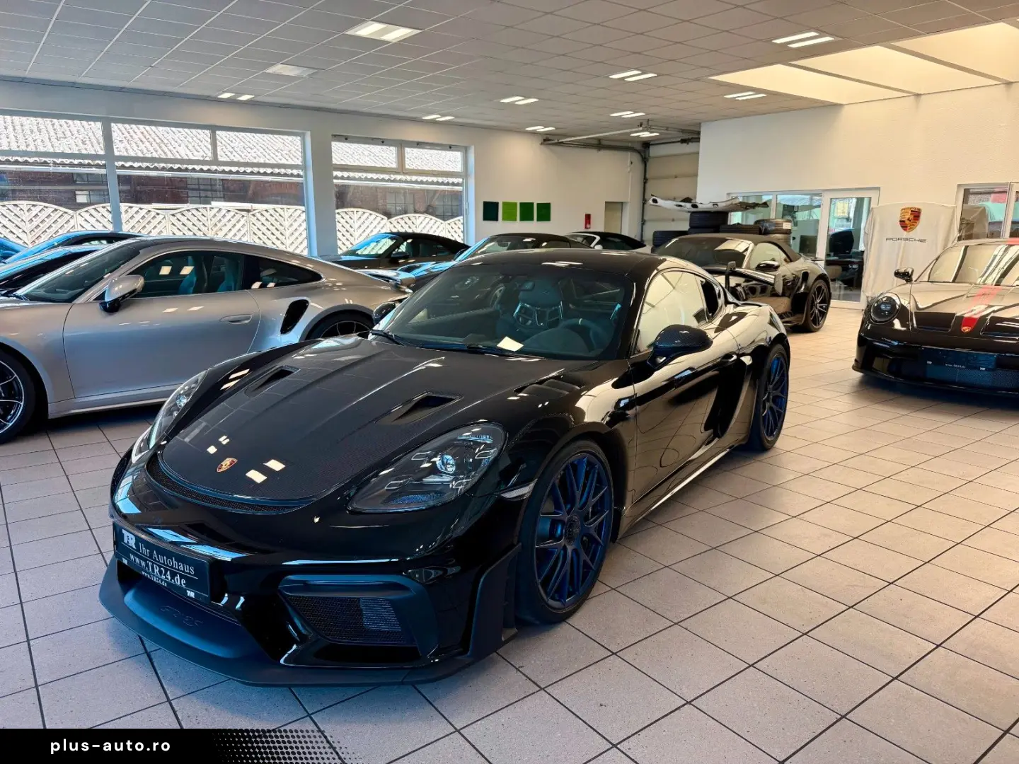 PORSCHE 718 Cayman GT4 RS Weissach   Clubsport   LIFT