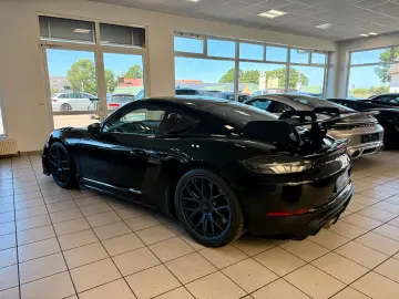 PORSCHE 718 Cayman GT4 RS Weissach   Clubsport   LIFT