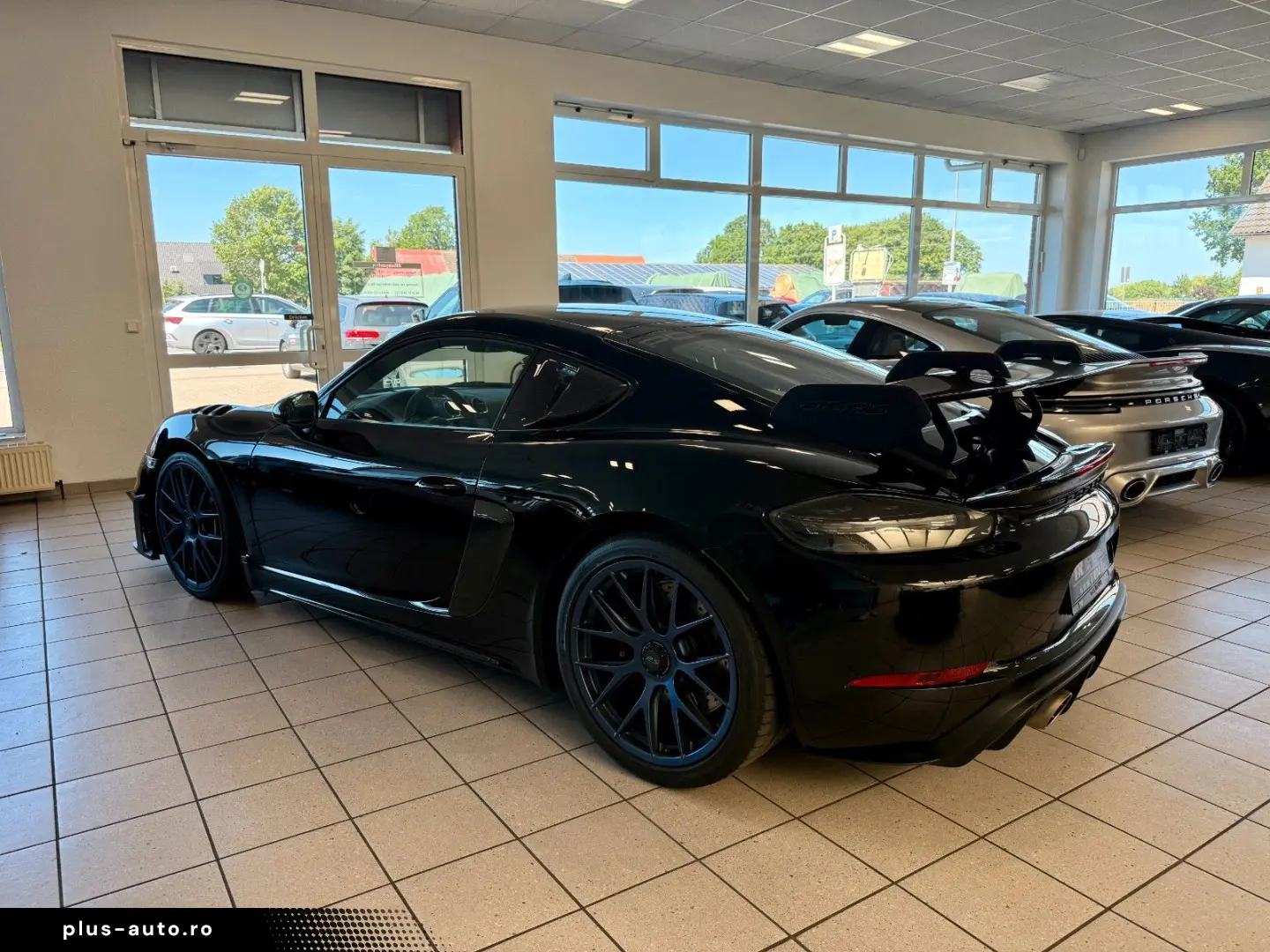 PORSCHE 718 Cayman GT4 RS Weissach   Clubsport   LIFT