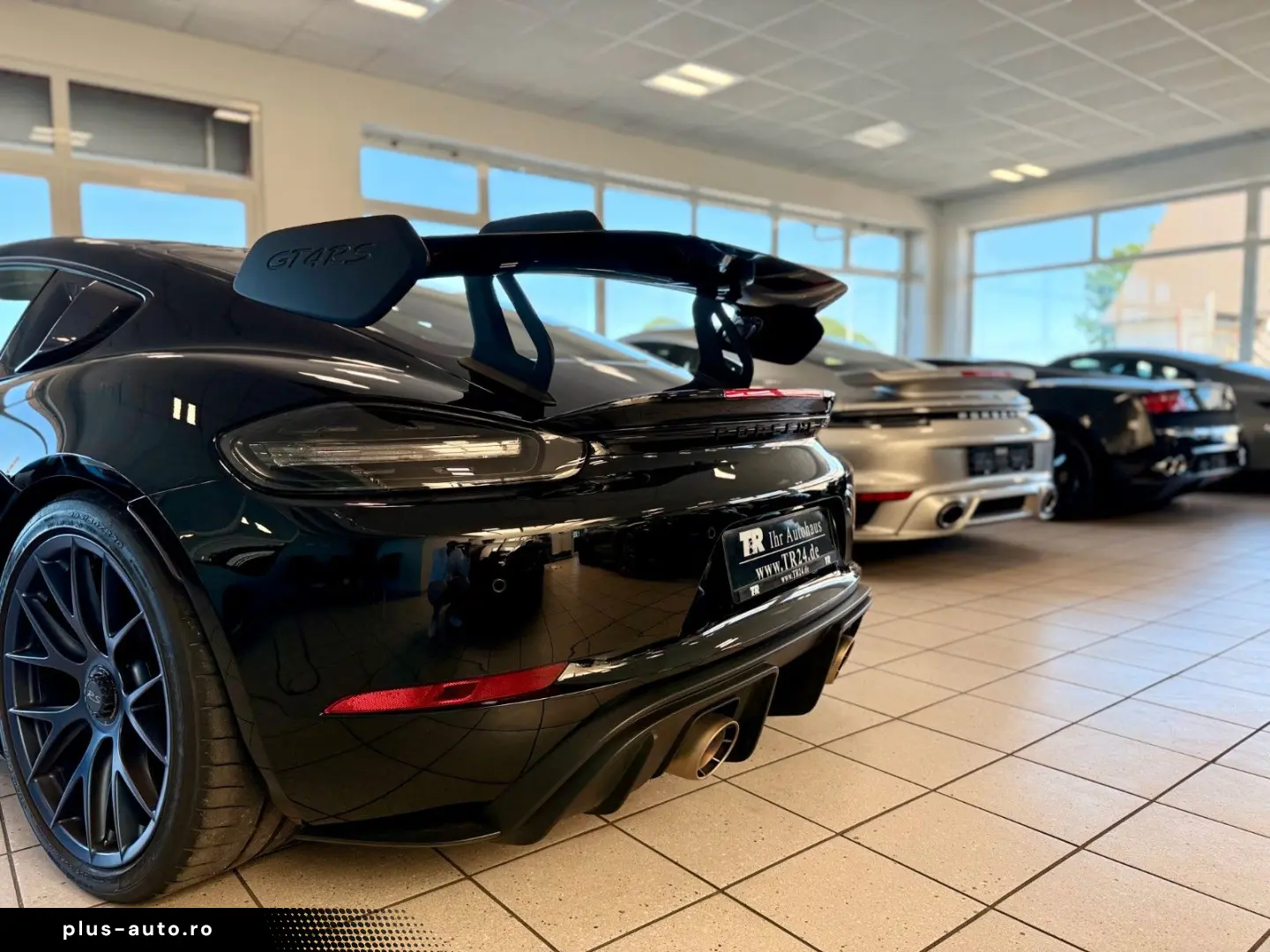 PORSCHE 718 Cayman GT4 RS Weissach   Clubsport   LIFT