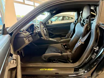 PORSCHE 718 Cayman GT4 RS Weissach   Clubsport   LIFT