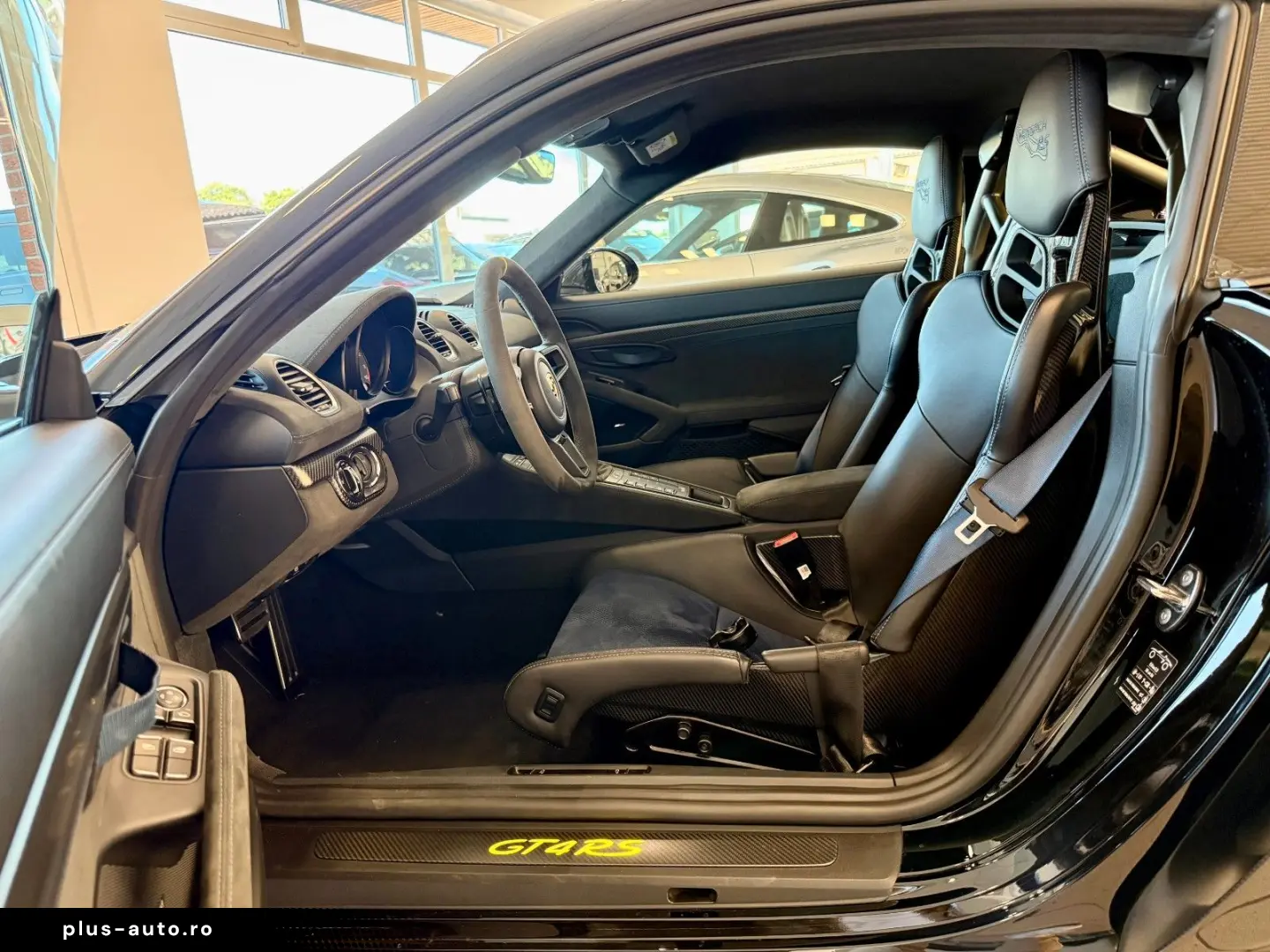 PORSCHE 718 Cayman GT4 RS Weissach   Clubsport   LIFT