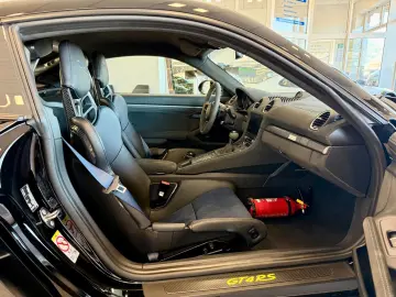 PORSCHE 718 Cayman GT4 RS Weissach   Clubsport   LIFT