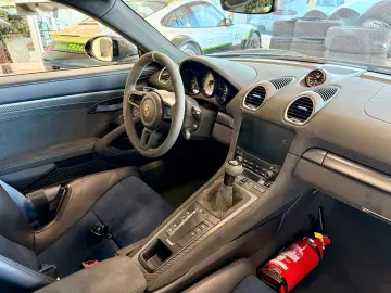 PORSCHE 718 Cayman GT4 RS Weissach   Clubsport   LIFT