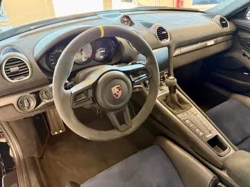PORSCHE 718 Cayman GT4 RS Weissach   Clubsport   LIFT