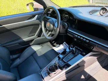 PORSCHE 911 Carrera 4 Coupé PDK   Lift   Carbon matt