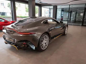 ASTON MARTIN 007 Edition   James Bond
