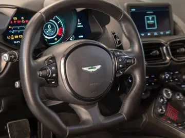 ASTON MARTIN 007 Edition   James Bond