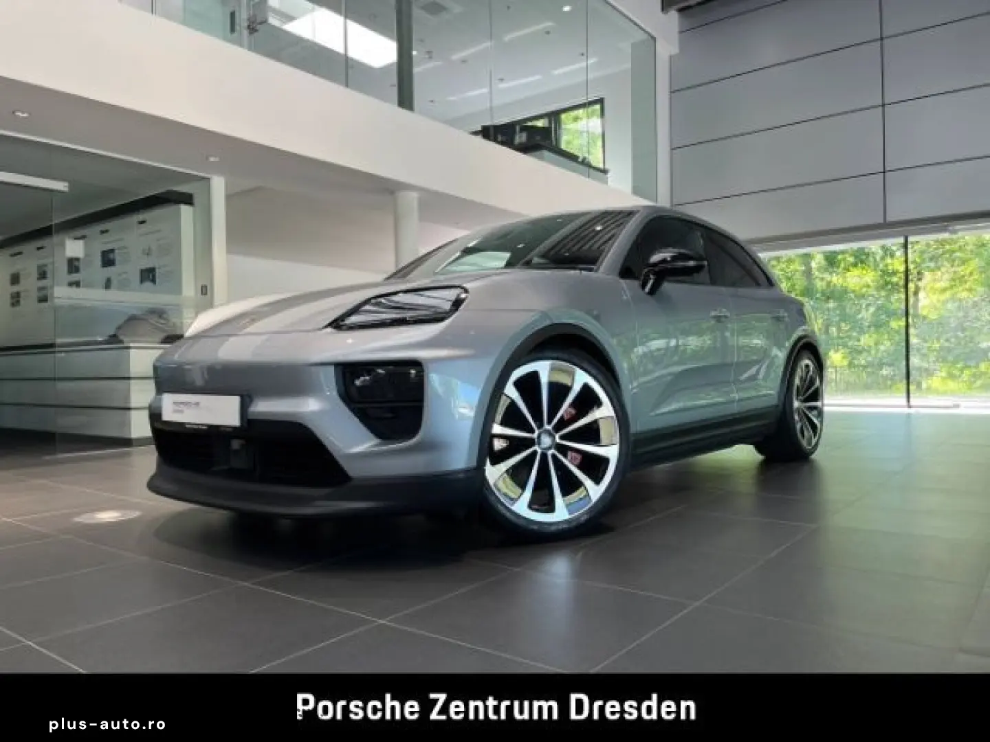 PORSCHE Macan 4S Pano AHK Chrono BOSE Head-Up ParkAssist