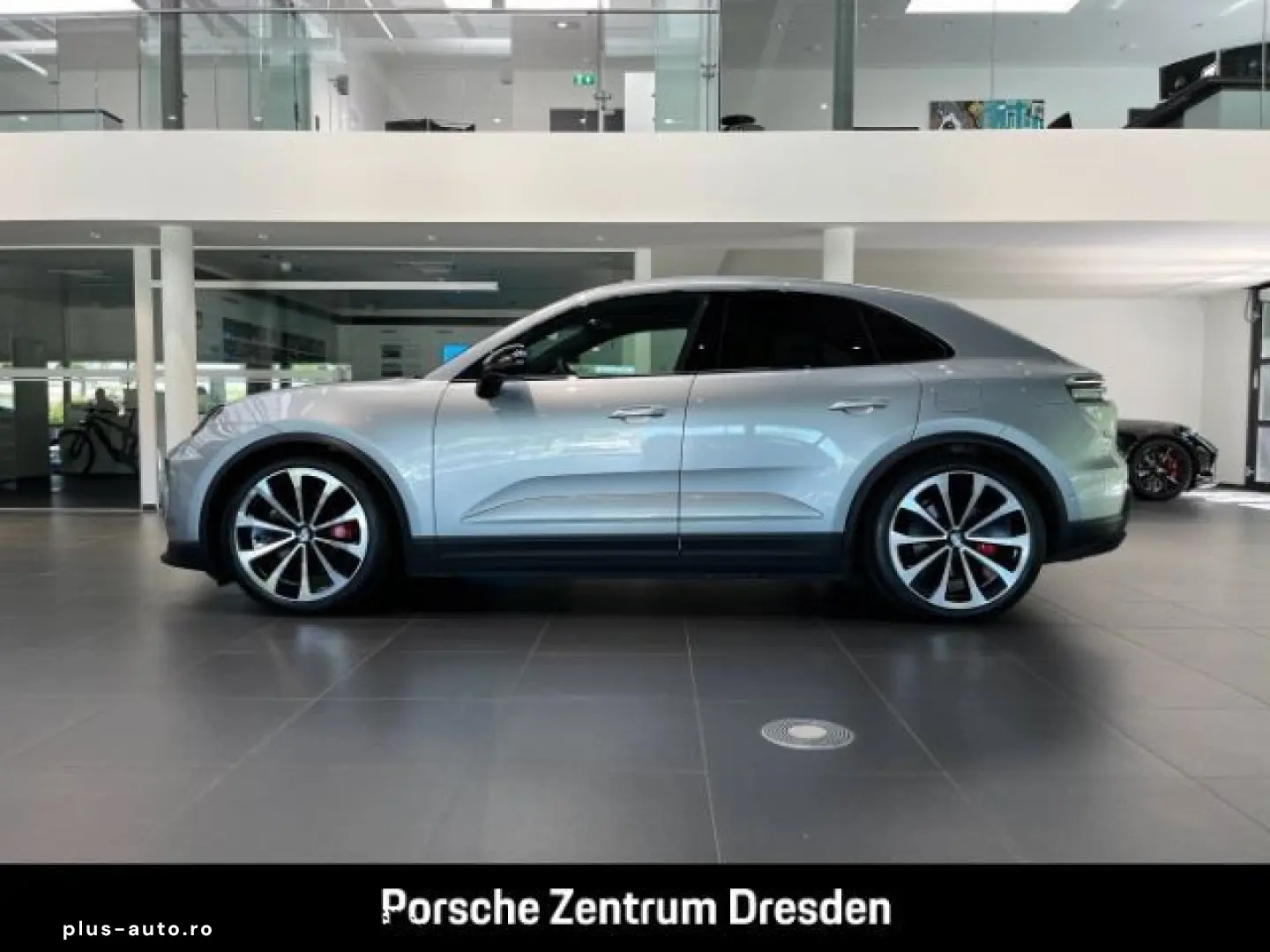PORSCHE Macan 4S Pano AHK Chrono BOSE Head-Up ParkAssist