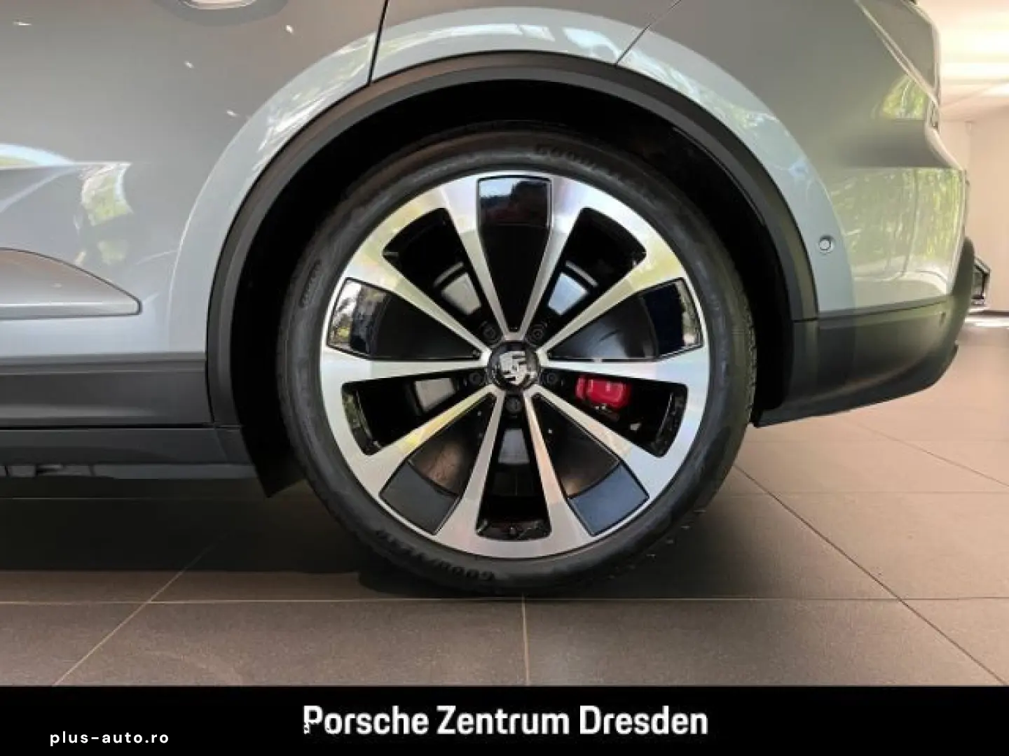 PORSCHE Macan 4S Pano AHK Chrono BOSE Head-Up ParkAssist