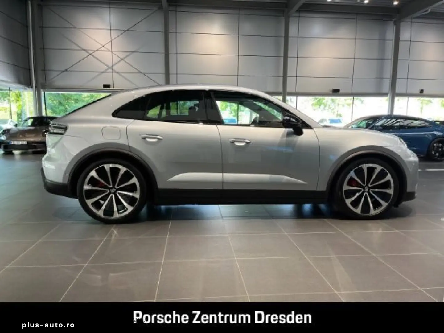 PORSCHE Macan 4S Pano AHK Chrono BOSE Head-Up ParkAssist