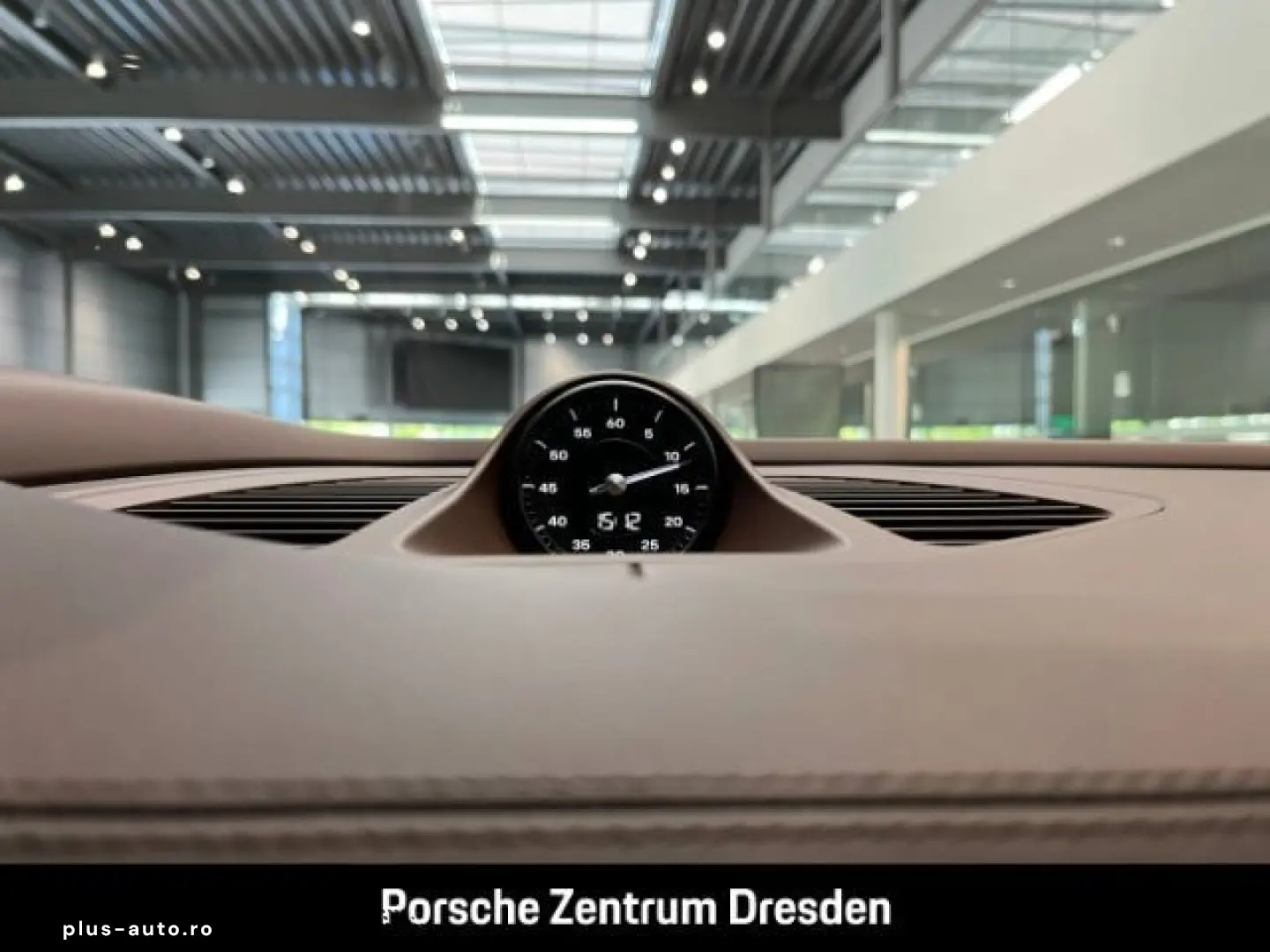 PORSCHE Macan 4S Pano AHK Chrono BOSE Head-Up ParkAssist