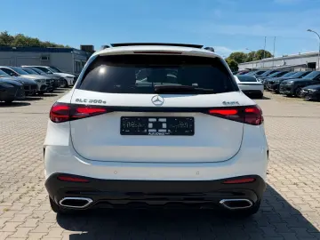 MERCEDES-BENZ GLC 300e AMG Line 4-Matic Panoramadach