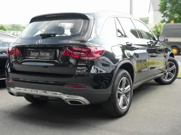 MERCEDES-BENZ GLC 300 e 4M MBUX Navi Kamera Park-Paket