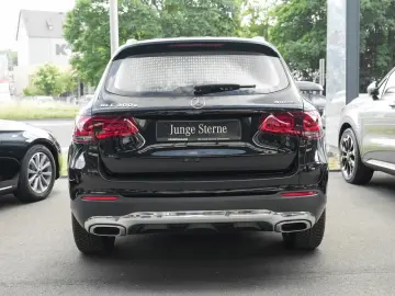 MERCEDES-BENZ GLC 300 e 4M MBUX Navi Kamera Park-Paket