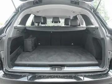 MERCEDES-BENZ GLC 300 e 4M MBUX Navi Kamera Park-Paket