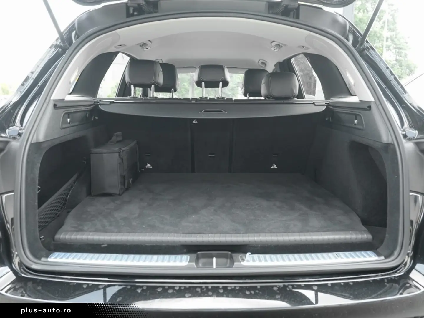 MERCEDES-BENZ GLC 300 e 4M MBUX Navi Kamera Park-Paket