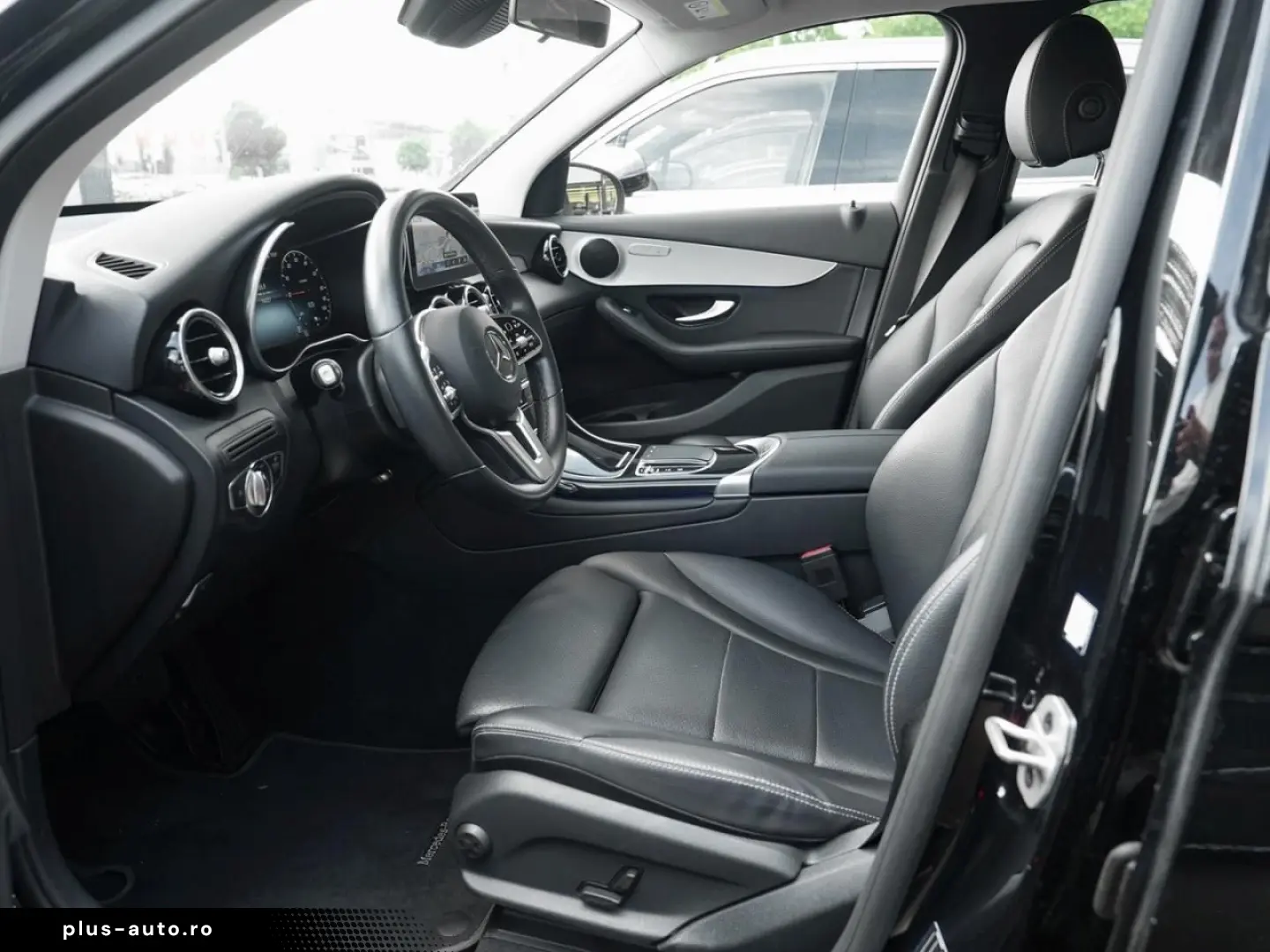 MERCEDES-BENZ GLC 300 e 4M MBUX Navi Kamera Park-Paket