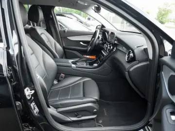 MERCEDES-BENZ GLC 300 e 4M MBUX Navi Kamera Park-Paket