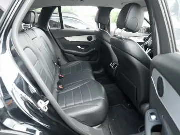 MERCEDES-BENZ GLC 300 e 4M MBUX Navi Kamera Park-Paket