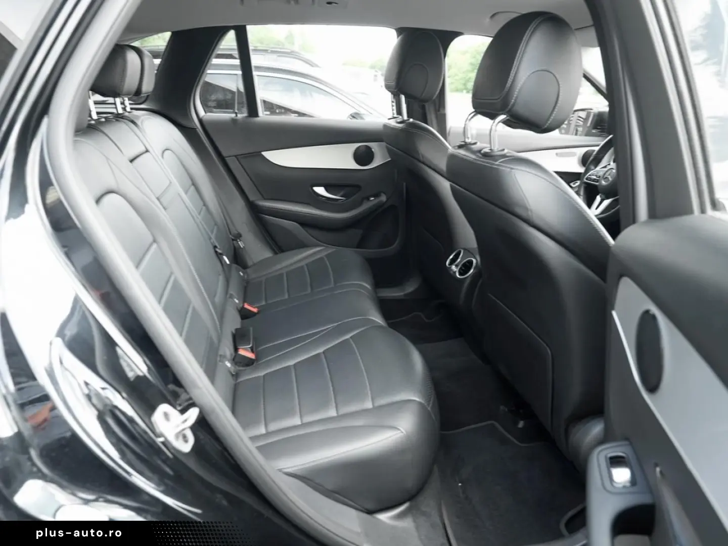 MERCEDES-BENZ GLC 300 e 4M MBUX Navi Kamera Park-Paket
