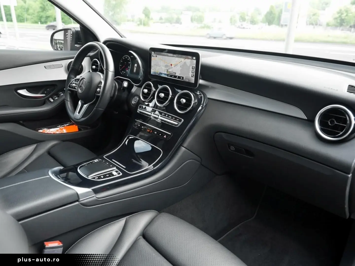 MERCEDES-BENZ GLC 300 e 4M MBUX Navi Kamera Park-Paket