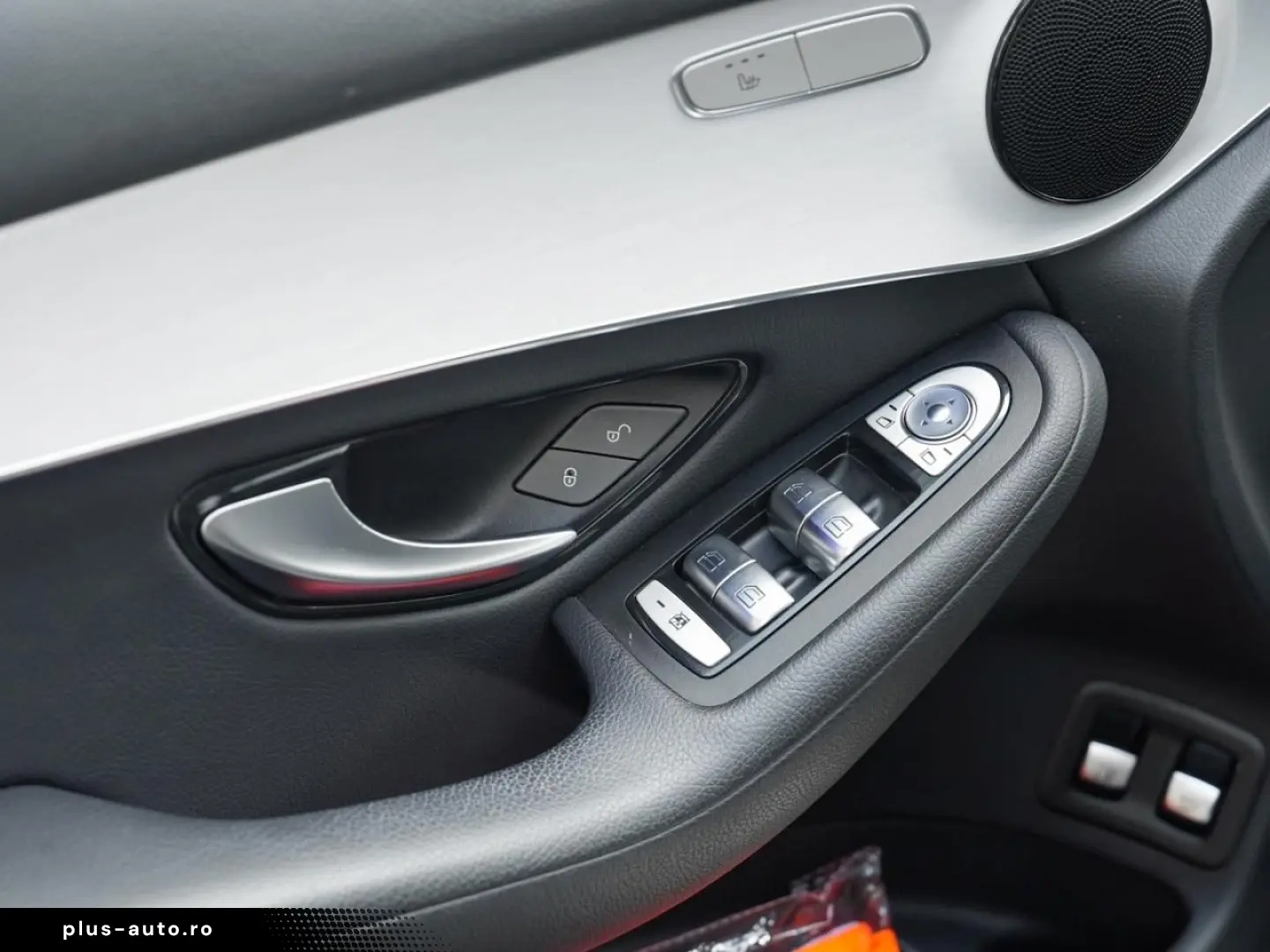 MERCEDES-BENZ GLC 300 e 4M MBUX Navi Kamera Park-Paket