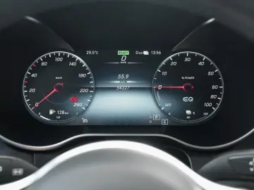 MERCEDES-BENZ GLC 300 e 4M MBUX Navi Kamera Park-Paket