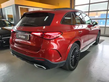 MERCEDES-BENZ GLC 300e AMG Night Pano Airm ACC OffRd AHK 360