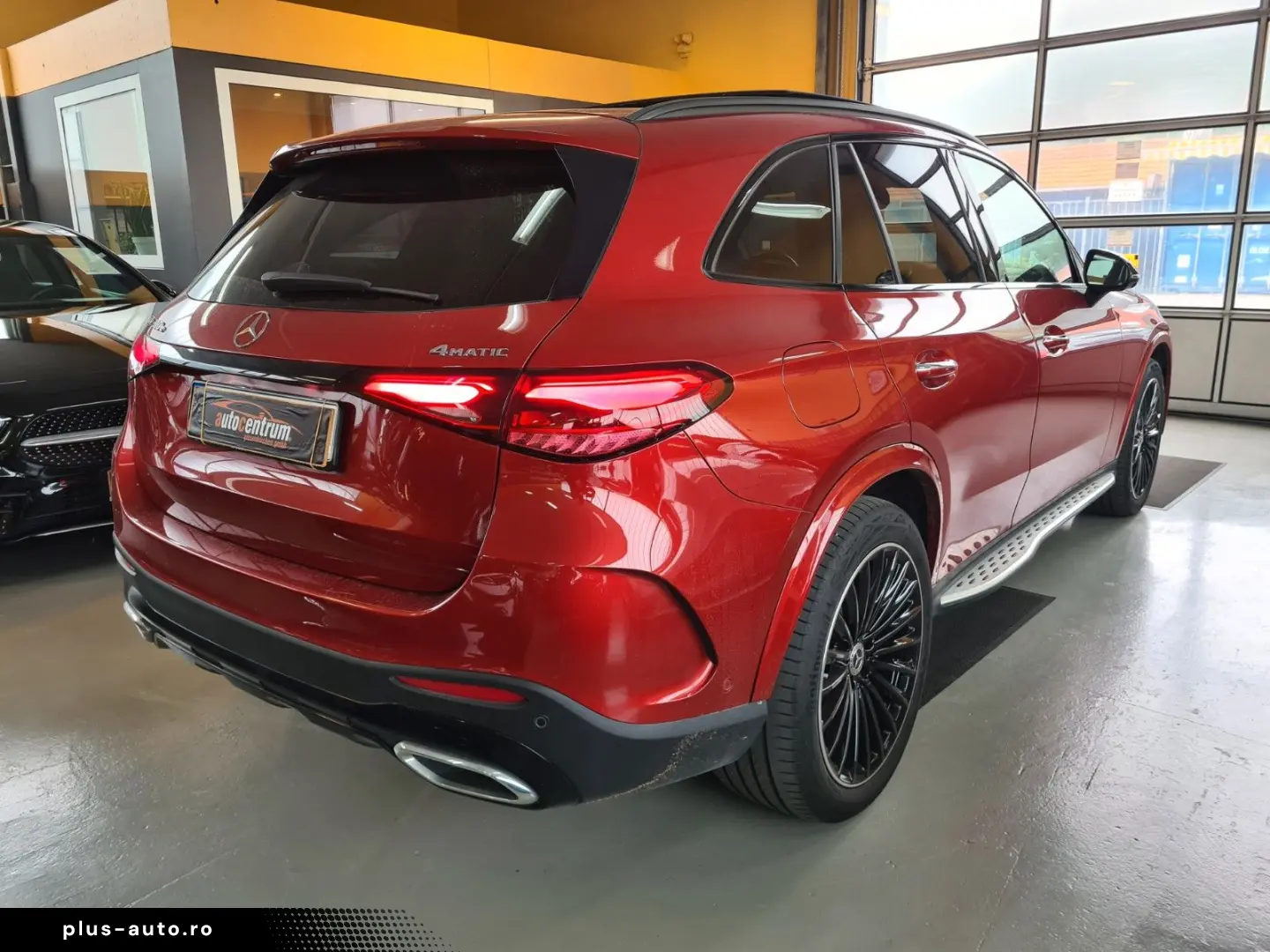 MERCEDES-BENZ GLC 300e AMG Night Pano Airm ACC OffRd AHK 360