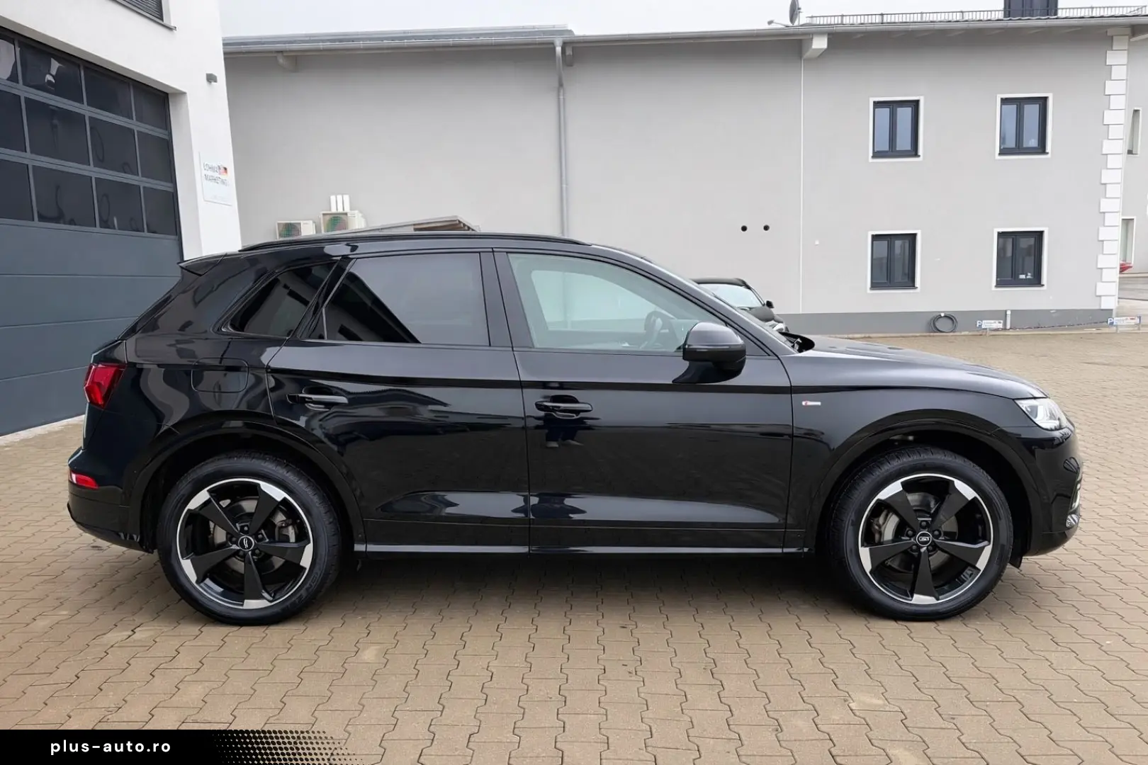 AUDI Q5 50e TFSI quattro sport 3xS Line 20Zoll AHK